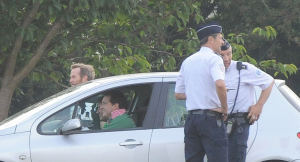 Baptiste Mégard arrive aux Bouillons pendant l'expulsion des occupants le 19 août 2015